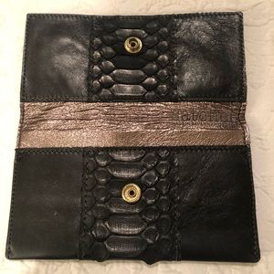 - SATCHEL Snap Wallet - NWT
